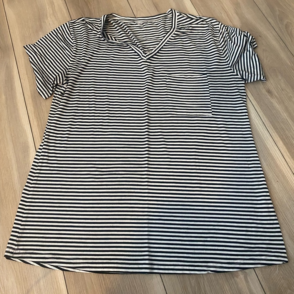Evereve Black and White Striped Short Sleeve Tee